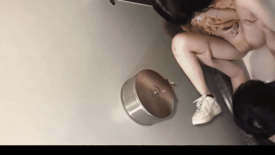 공공장소 화장실에서 뭐하십니까 [섹트야동,쇼츠야동,한국야동,딸퀸야동]